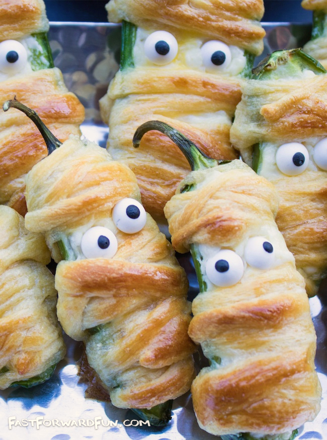 Jalapeño Popper Mummies -- Super cute Halloween snack idea! (video tutorial and lots of pics). Fast Forward Fun